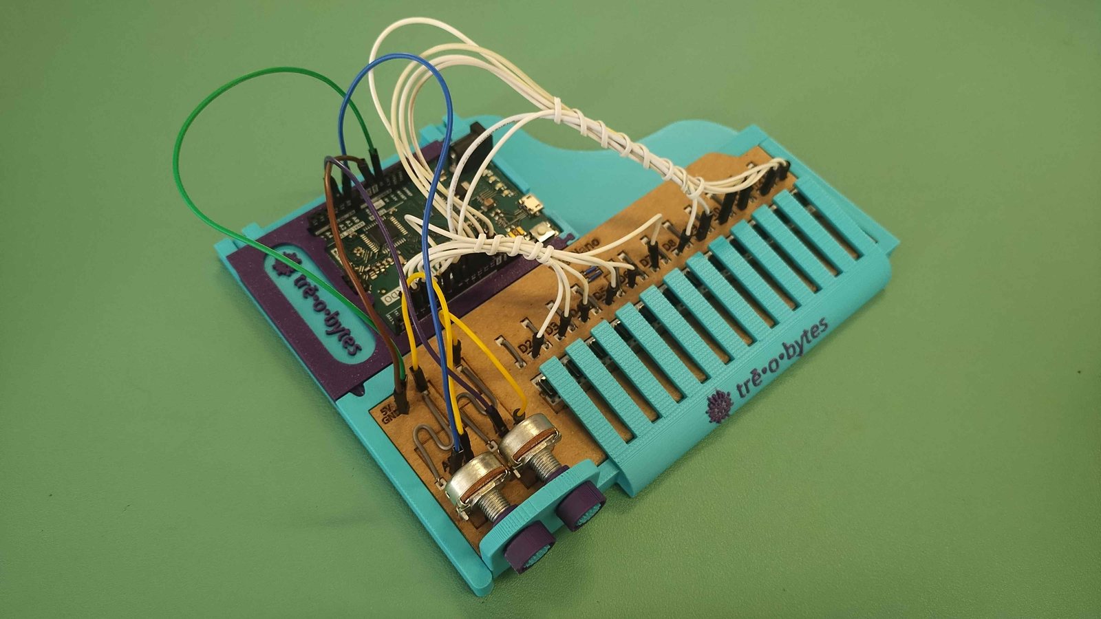 Assembled MIDI keyboard kit prototype